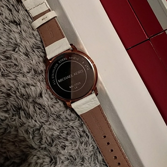 Authentic Rose Gold Michael Kors MK2223 main image 5